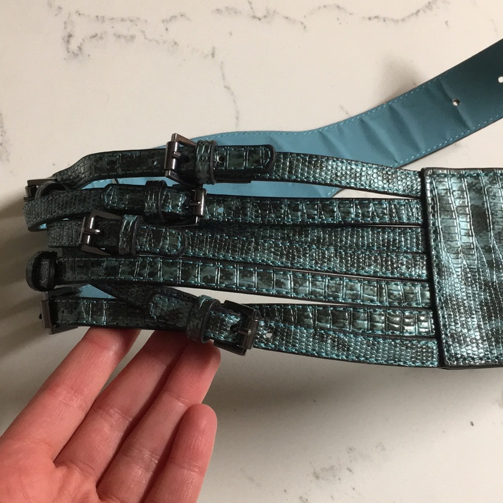 BCBG MAXAZRIA  teal snakeskin waist belt